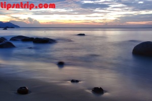 wisata-pantai-kura-kura-beach-singkawang.jpg